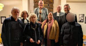 Buß- und Bettag in Niedergirmes: Ein Gottesdienst, getragen von Bonhoeffers Worten und bewegender Musik